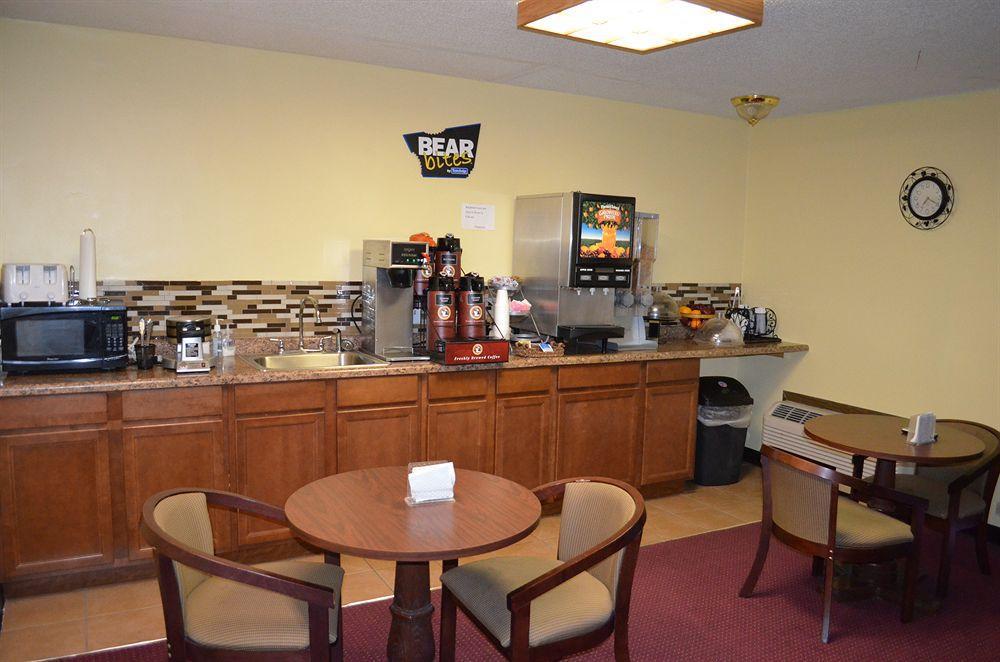 Travelodge Inn & Suites By Wyndham Muscatine Extérieur photo