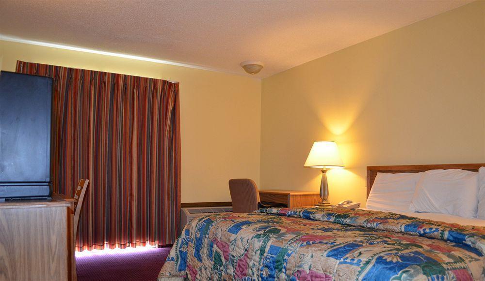 Travelodge Inn & Suites By Wyndham Muscatine Extérieur photo
